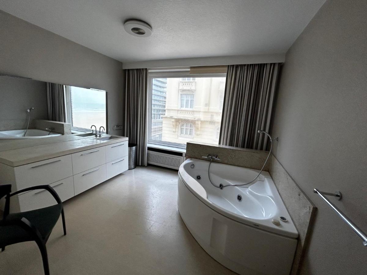 Very Spacious Family Apartment With Seaview T16 Oostende Eksteriør billede